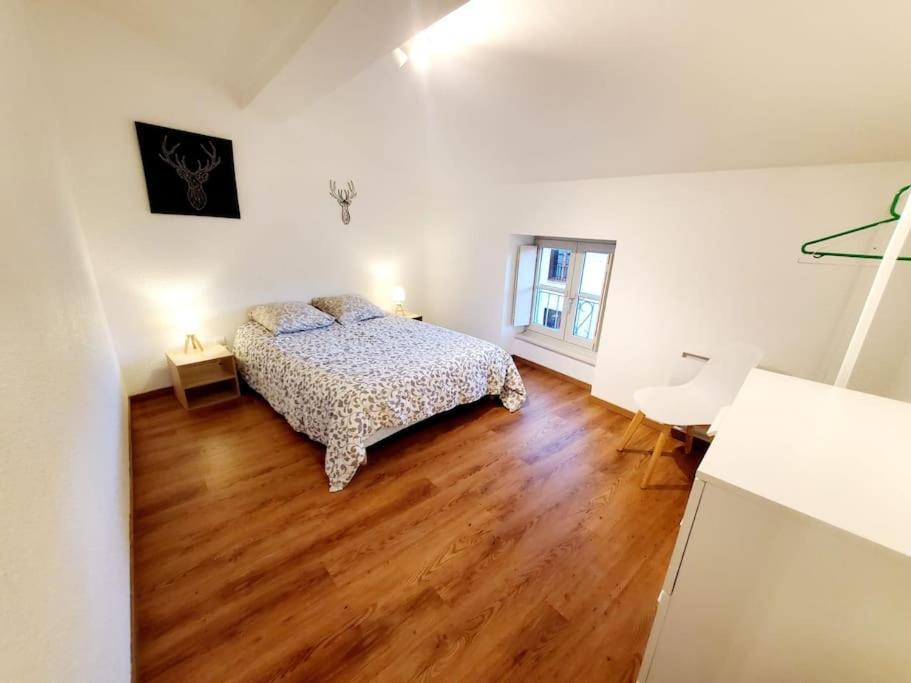 Appartement Chaleureux Au Pied De La Cite Avec Parking Carcassonne Esterno foto